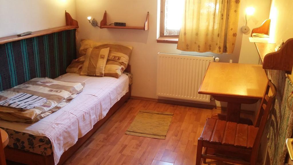 Keramiapark Guesthaus Hotell Budapest Exteriör bild