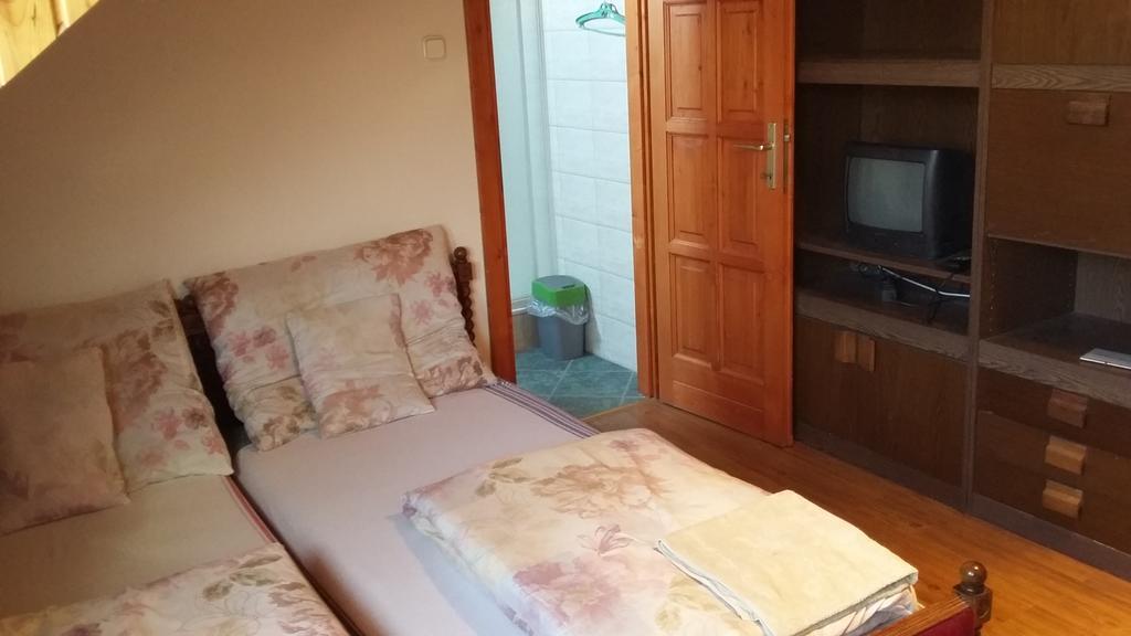 Keramiapark Guesthaus Hotell Budapest Exteriör bild