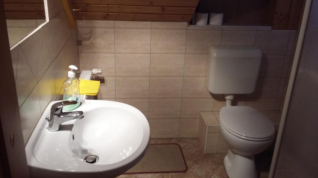 Keramiapark Guesthaus Hotell Budapest Exteriör bild