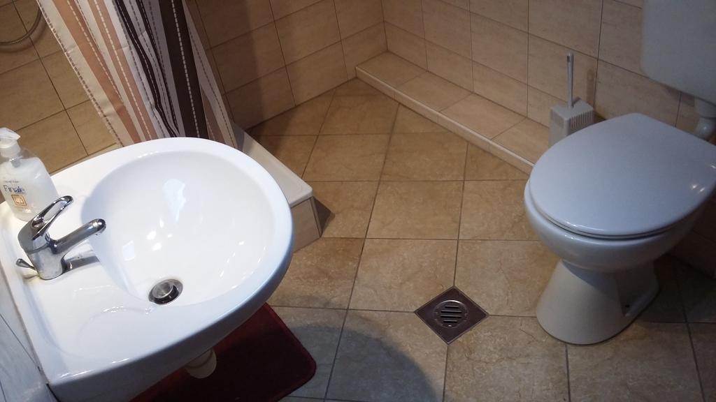 Keramiapark Guesthaus Hotell Budapest Exteriör bild